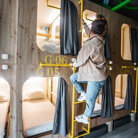 Capsule Logistic Hotel kapsułowy *