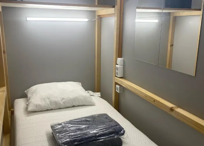 Kapselhotell Capsule Logistic *